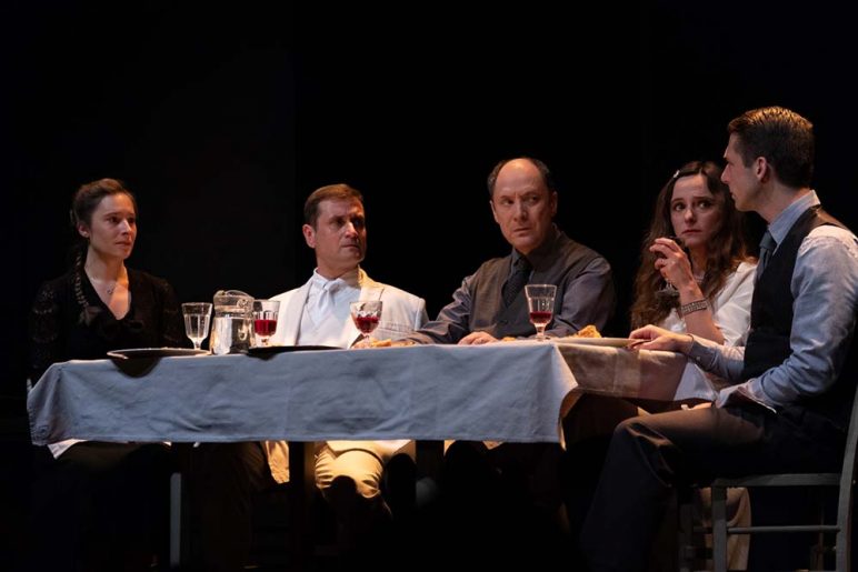 Drole De Genre Theatre De La Renaissance